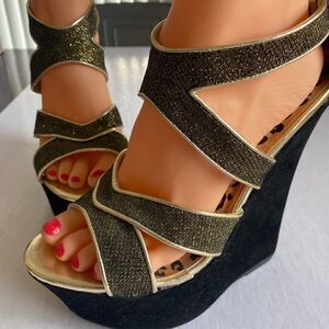 DOLLHOUSE Women’s 6” Platform Sandals Size 8